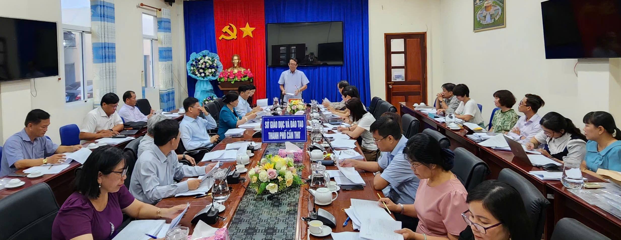 Họp Hội đồng xét tặng danh hiệu Nhà giáo Nhân dân, Nhà giáo ưu tú cấp thành phố lần thứ 17 năm 2026